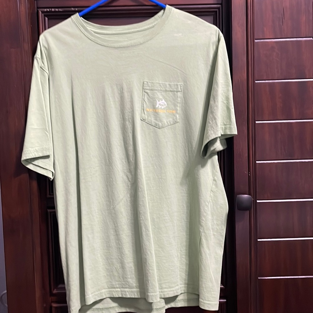 Southern Tide short sleeve men’s size L